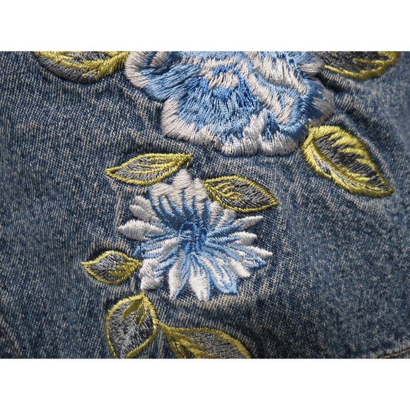 JLNY Vintage Denim Short Skirt with Blue Flower Embroidery Size 5/6 Small - Picture 3 of 8